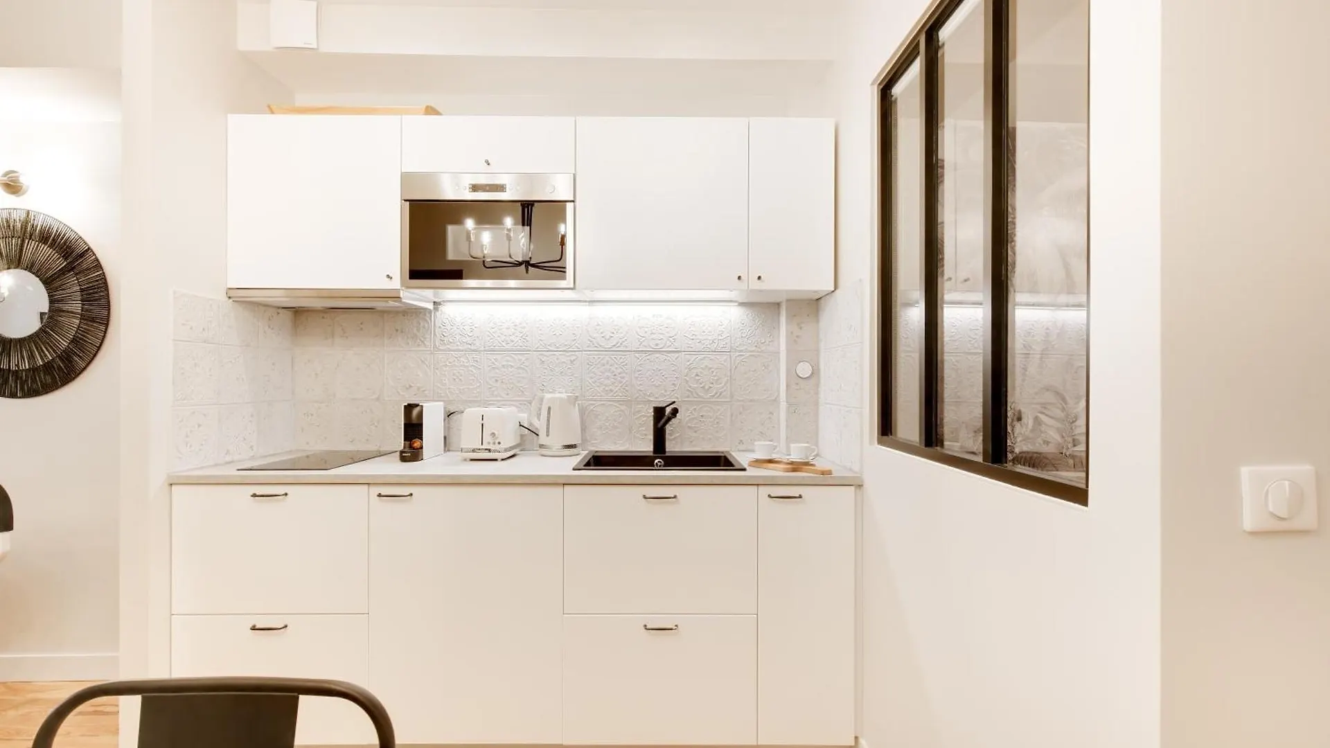 Explore Local Bakeries From A Boho Artist Loft Párizs Apartman