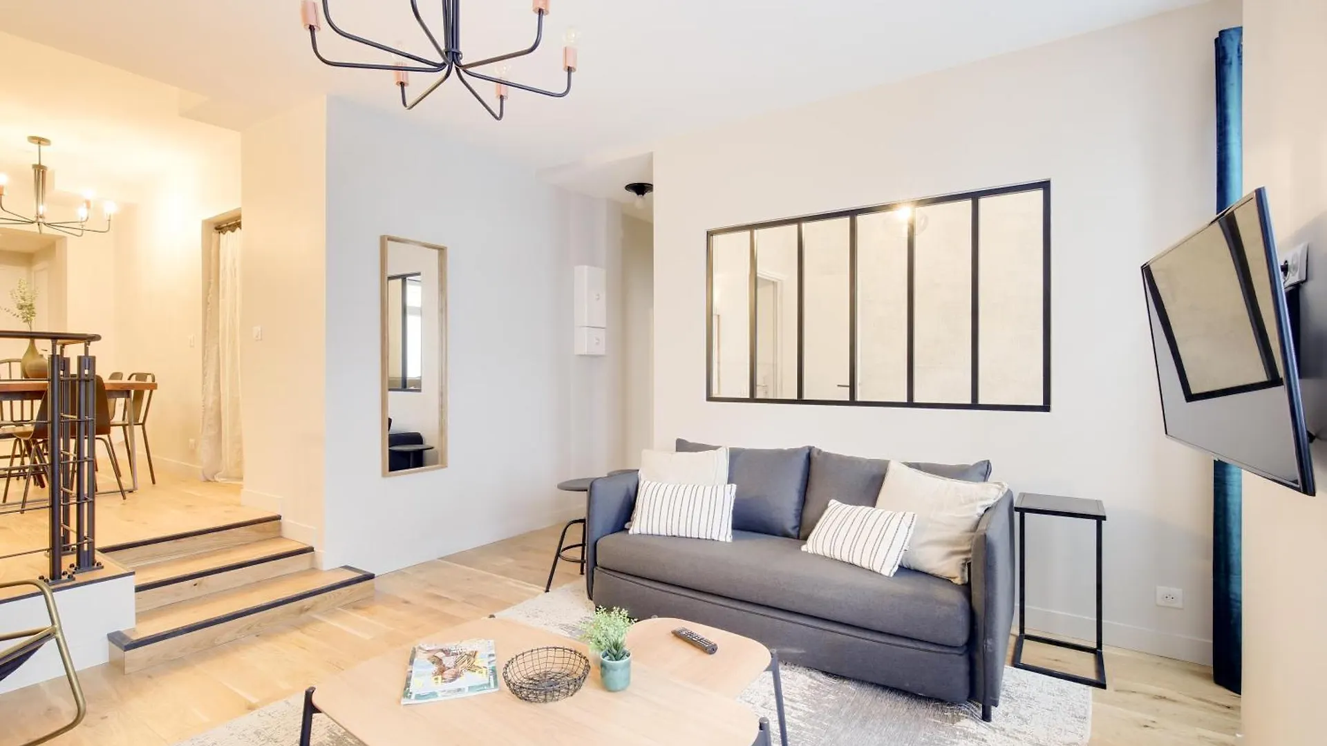 Explore Local Bakeries From A Boho Artist Loft Párizs Apartman