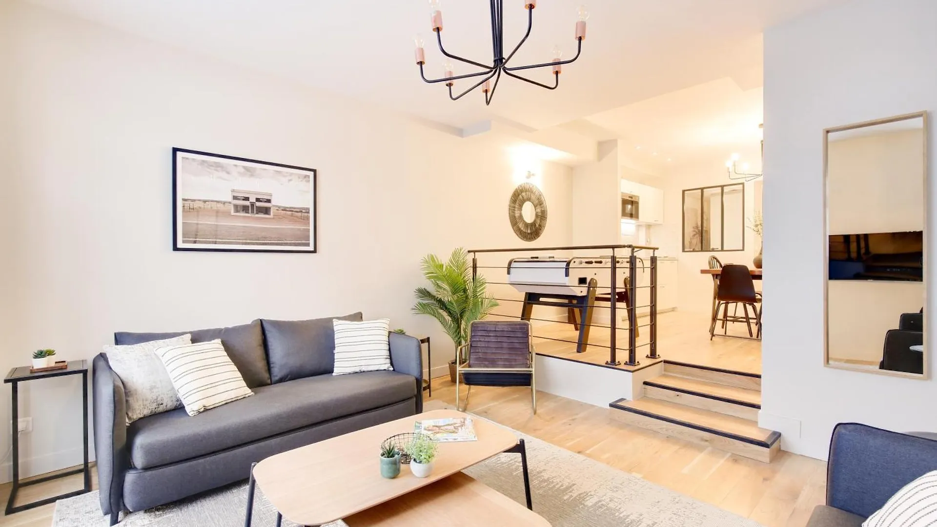 Explore Local Bakeries From A Boho Artist Loft باريس